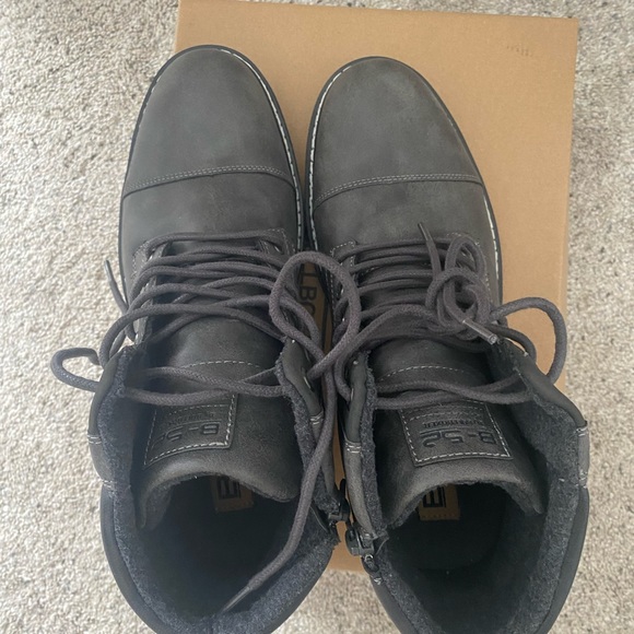 Men’s gray boots - Picture 2 of 4